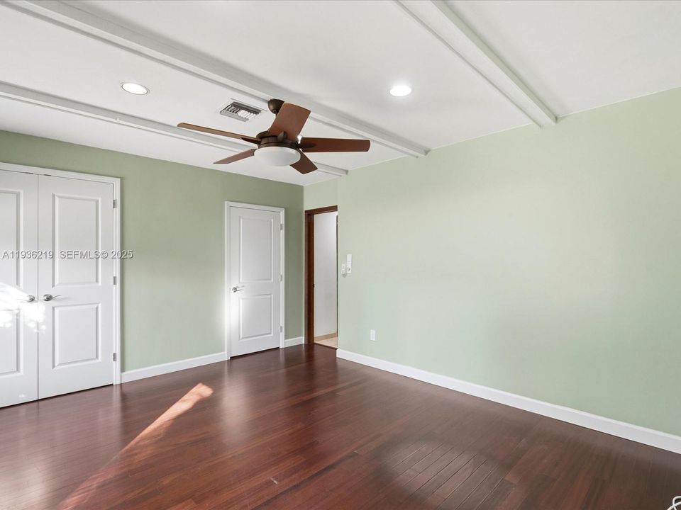 В аренду: $11,500 (5 спален, 3 ванн, 3329 Квадратных фут)