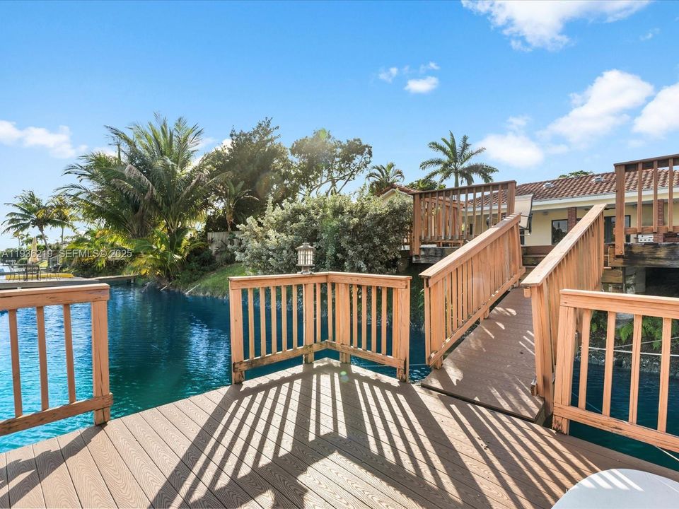 В аренду: $11,500 (5 спален, 3 ванн, 3329 Квадратных фут)