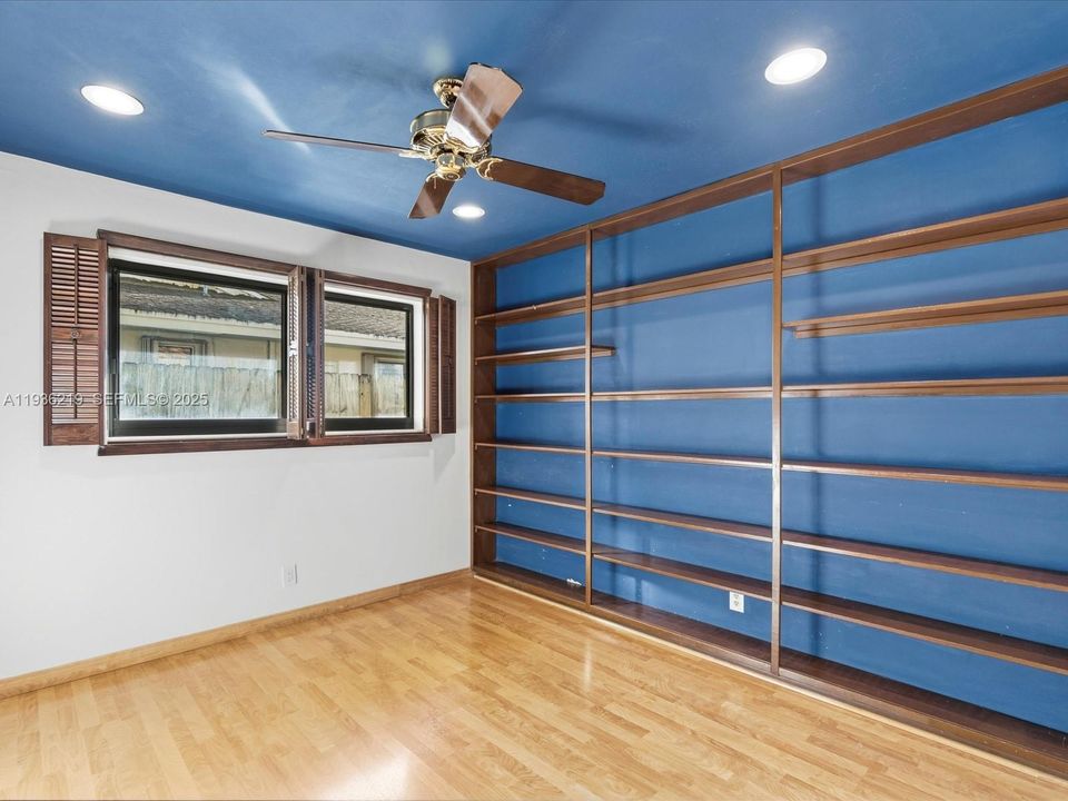 В аренду: $11,500 (5 спален, 3 ванн, 3329 Квадратных фут)