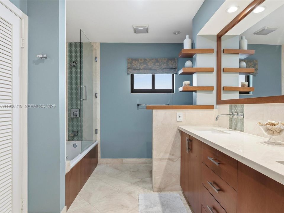 В аренду: $11,500 (5 спален, 3 ванн, 3329 Квадратных фут)