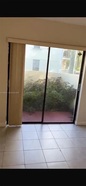 For Rent: $2,190 (2 beds, 2 baths, 921 Square Feet)