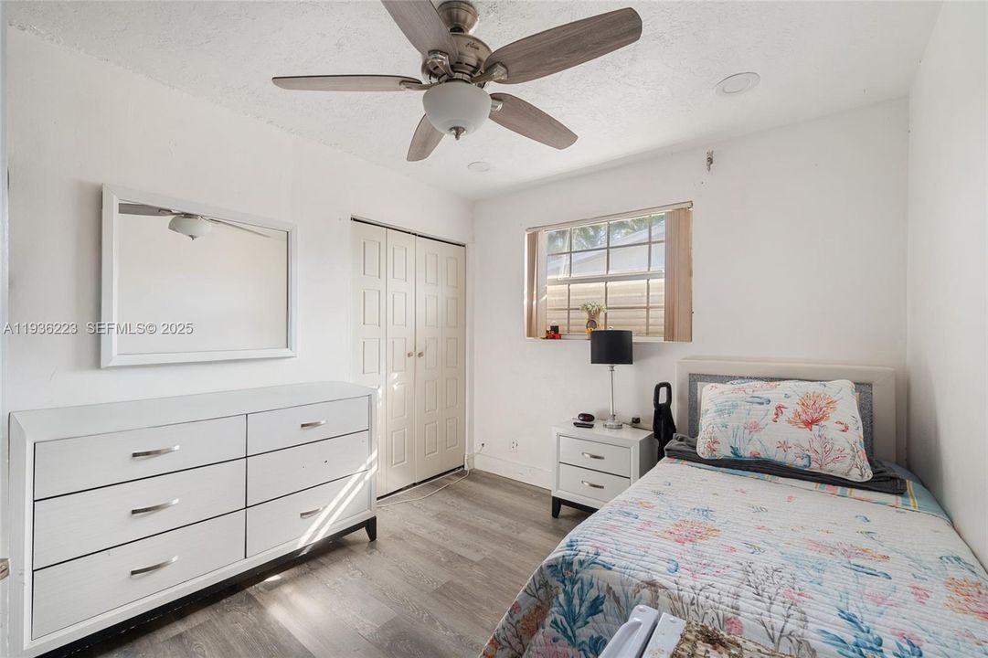 На продажу: $670,000 (4 спален, 2 ванн, 2050 Квадратных фут)