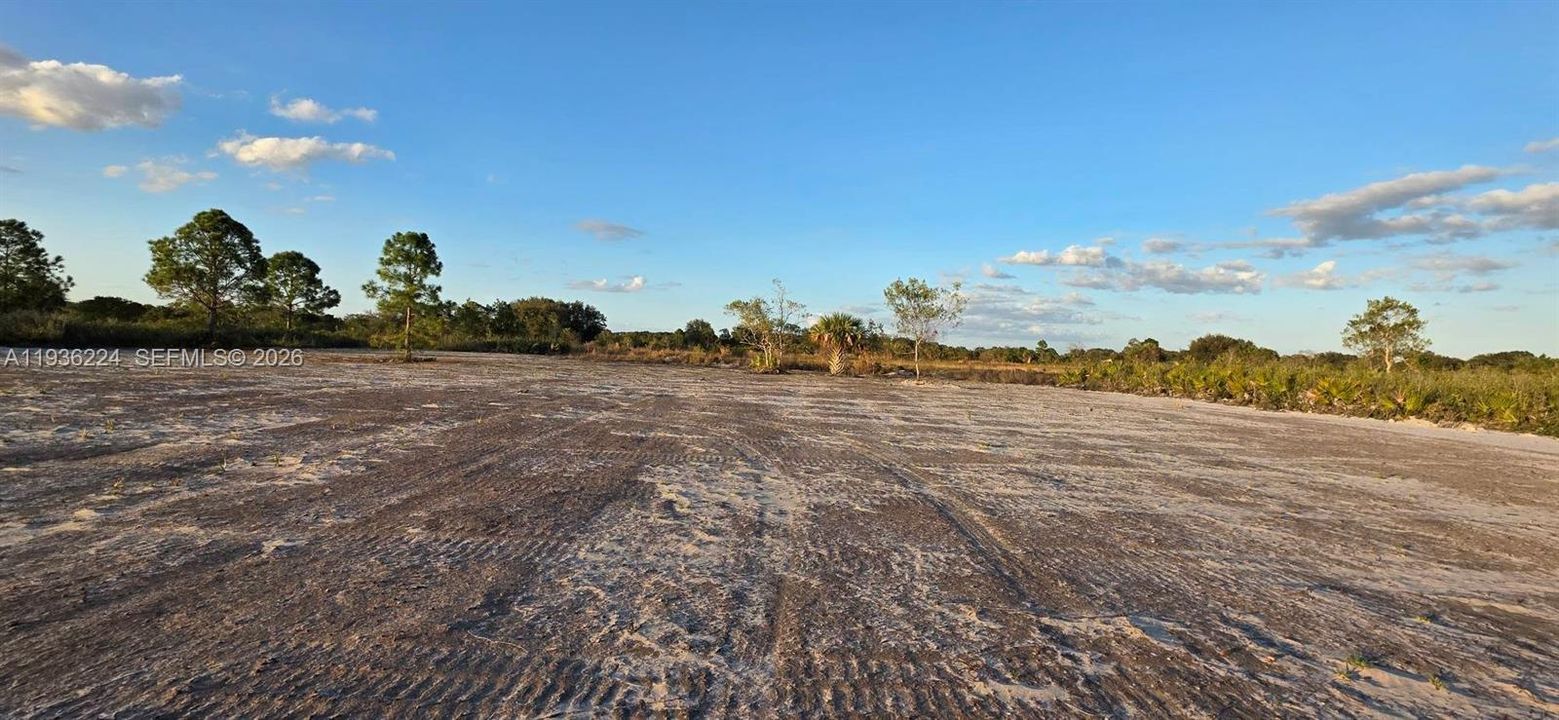 待售: $49,999 (1.25 acres)