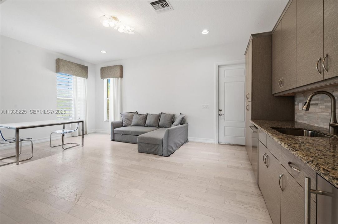 For Rent: $10,000 (4 beds, 4 baths, 4690 Square Feet)