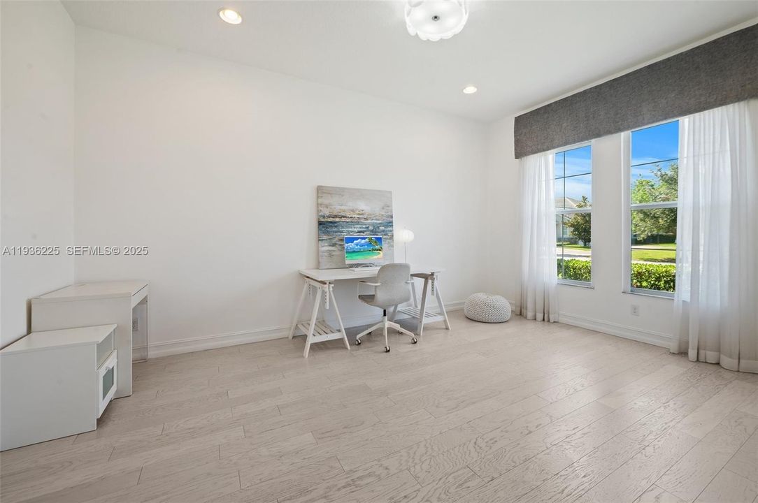 For Rent: $10,000 (4 beds, 4 baths, 4690 Square Feet)