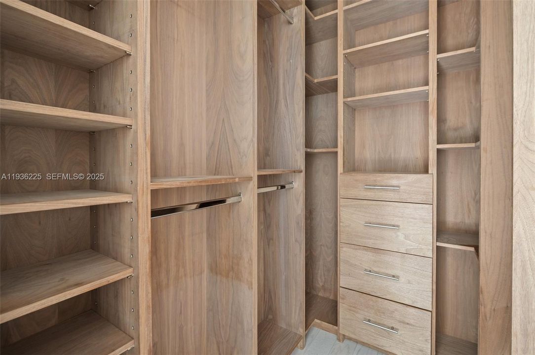 For Rent: $10,000 (4 beds, 4 baths, 4690 Square Feet)