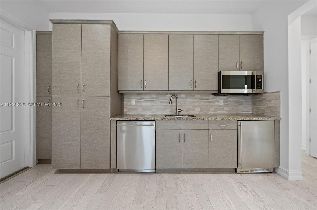 For Rent: $10,000 (4 beds, 4 baths, 4690 Square Feet)