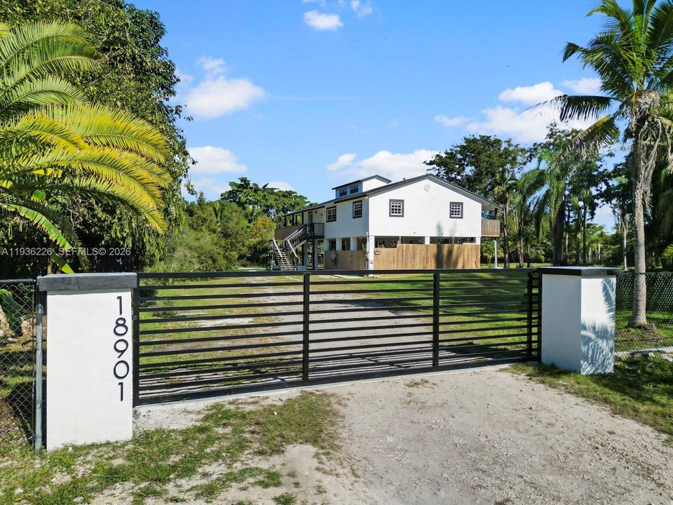 En Venta: $1,575,000 (3 camas, 2 baños, 1536 Pies cuadrados)