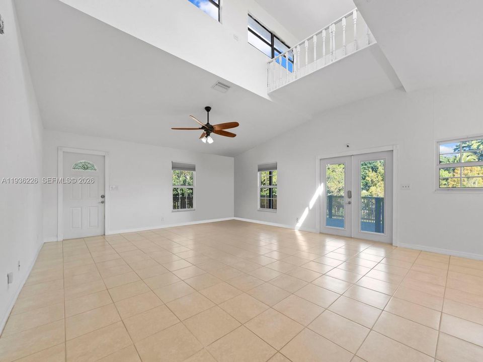 En Venta: $1,575,000 (3 camas, 2 baños, 1536 Pies cuadrados)