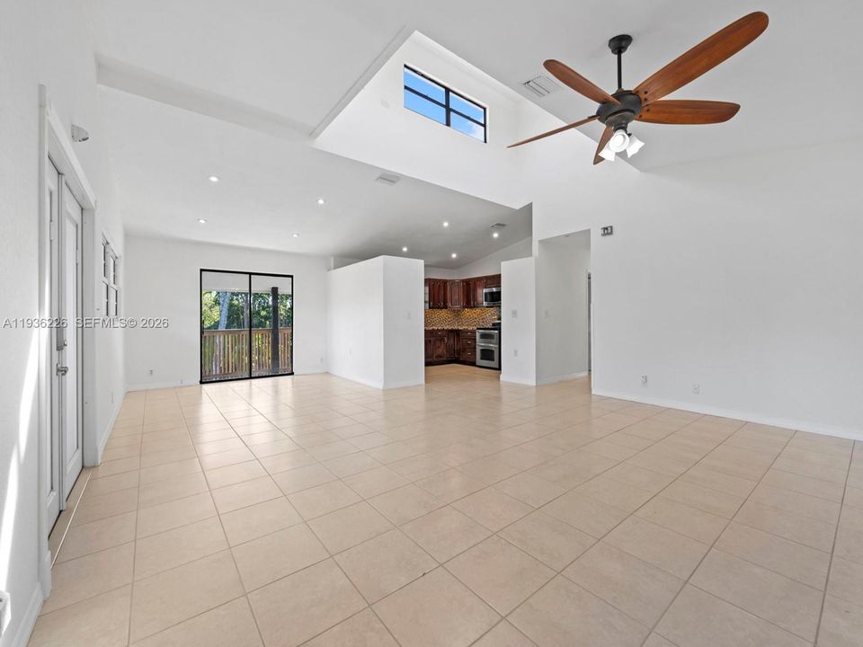 En Venta: $1,575,000 (3 camas, 2 baños, 1536 Pies cuadrados)