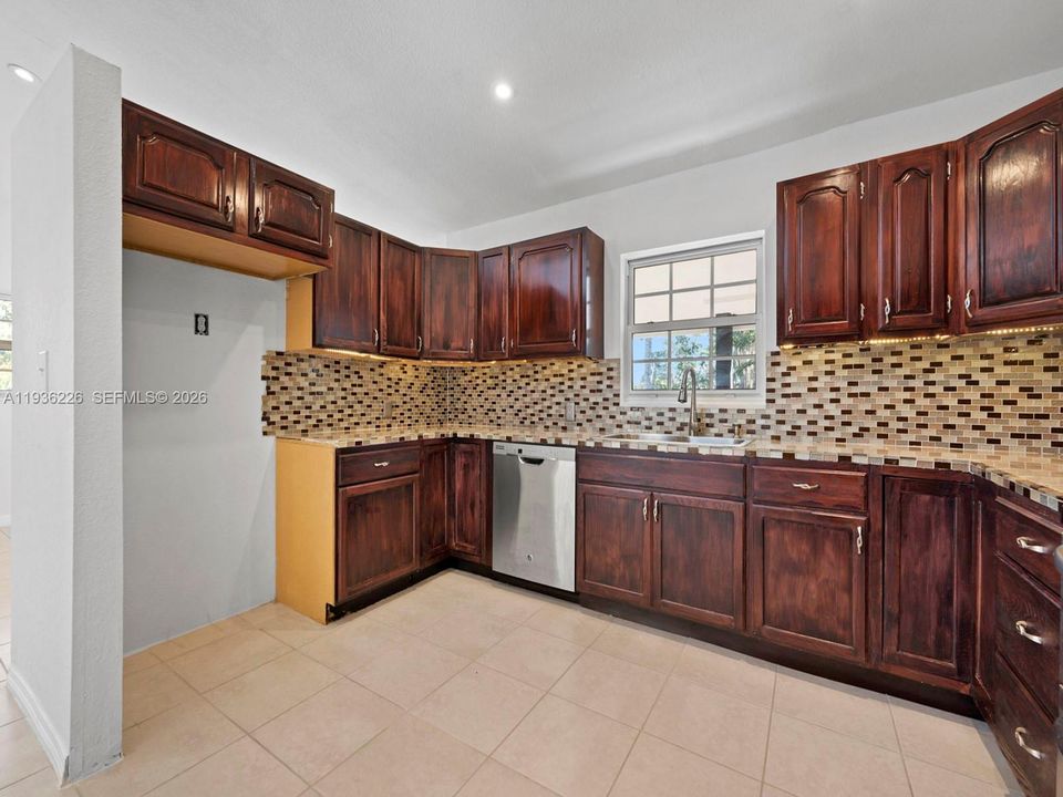 En Venta: $1,575,000 (3 camas, 2 baños, 1536 Pies cuadrados)