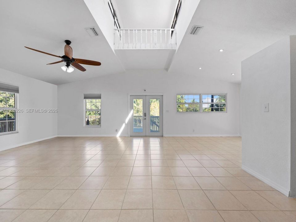 En Venta: $1,575,000 (3 camas, 2 baños, 1536 Pies cuadrados)