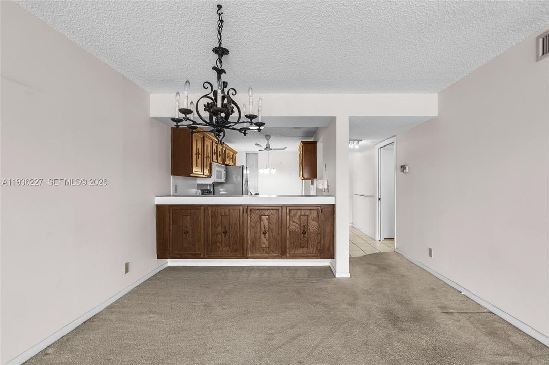 For Sale: $180,000 (2 beds, 2 baths, 1090 Square Feet)