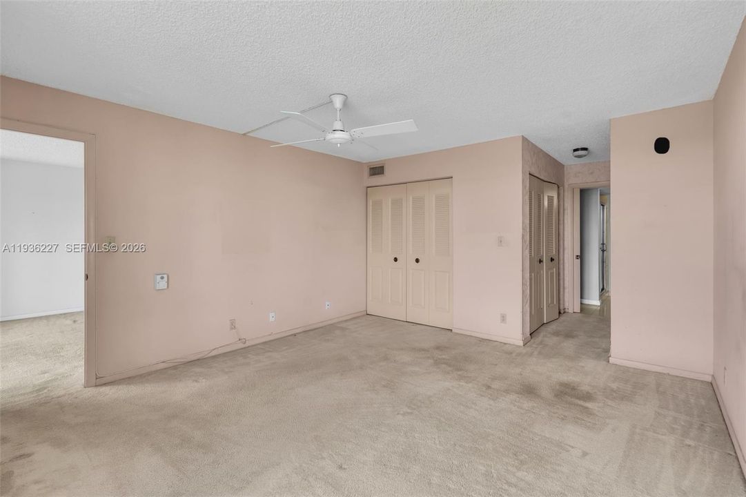 For Sale: $180,000 (2 beds, 2 baths, 1090 Square Feet)
