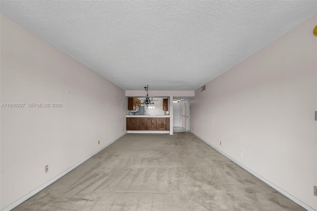 For Sale: $180,000 (2 beds, 2 baths, 1090 Square Feet)