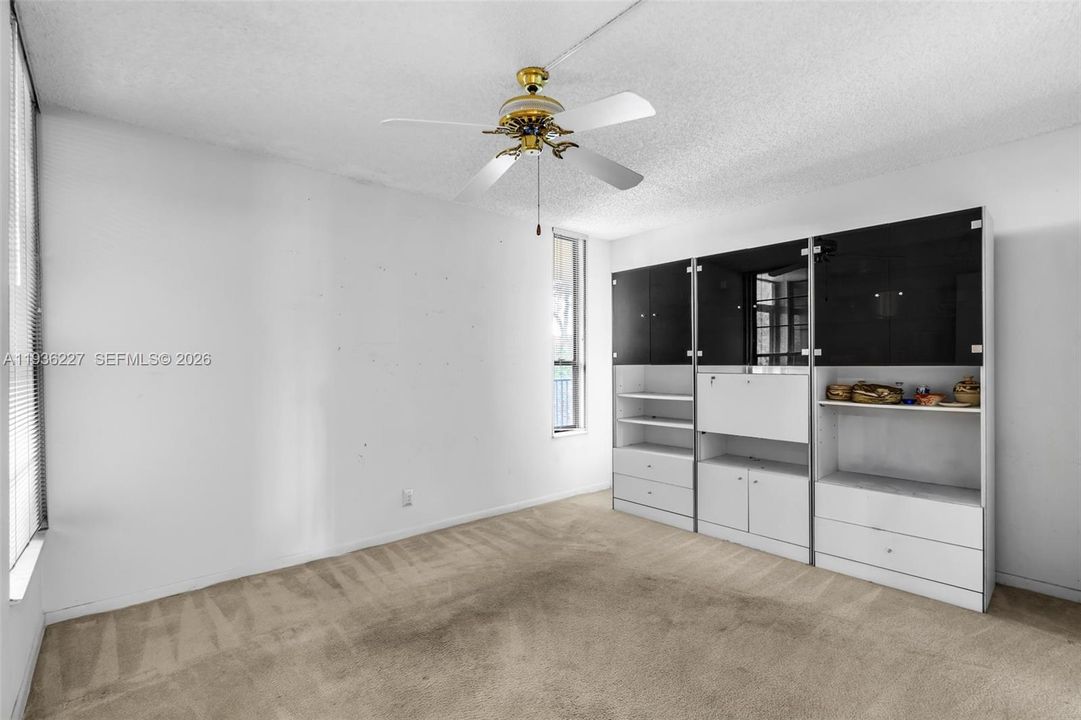 For Sale: $180,000 (2 beds, 2 baths, 1090 Square Feet)