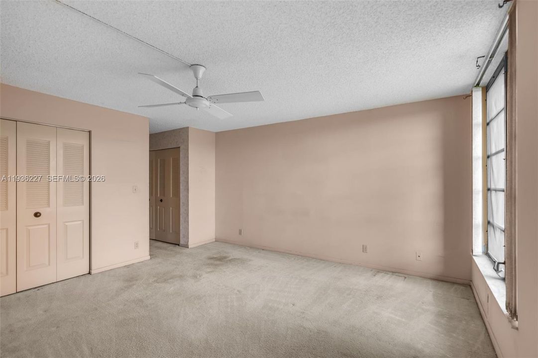 For Sale: $180,000 (2 beds, 2 baths, 1090 Square Feet)