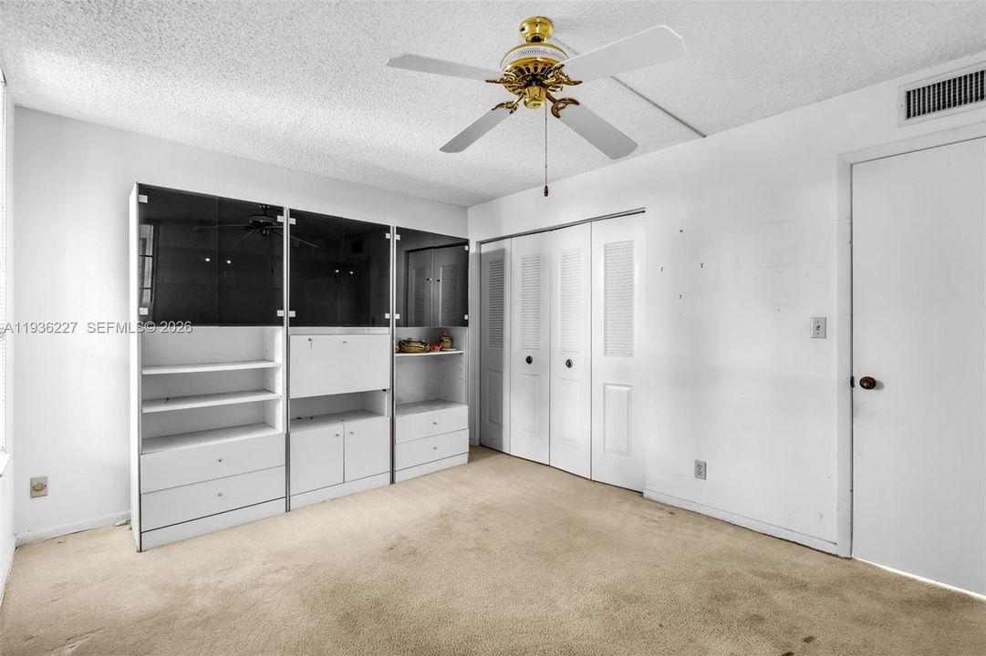 For Sale: $180,000 (2 beds, 2 baths, 1090 Square Feet)