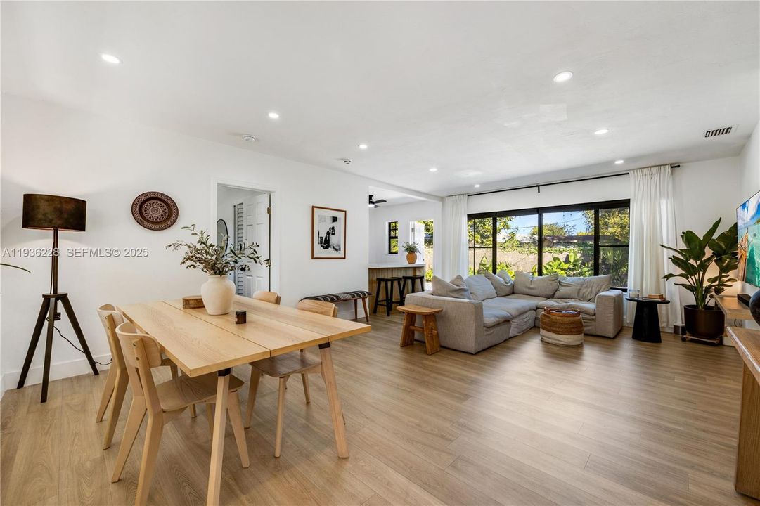 For Sale: $595,000 (3 beds, 2 baths, 1311 Square Feet)