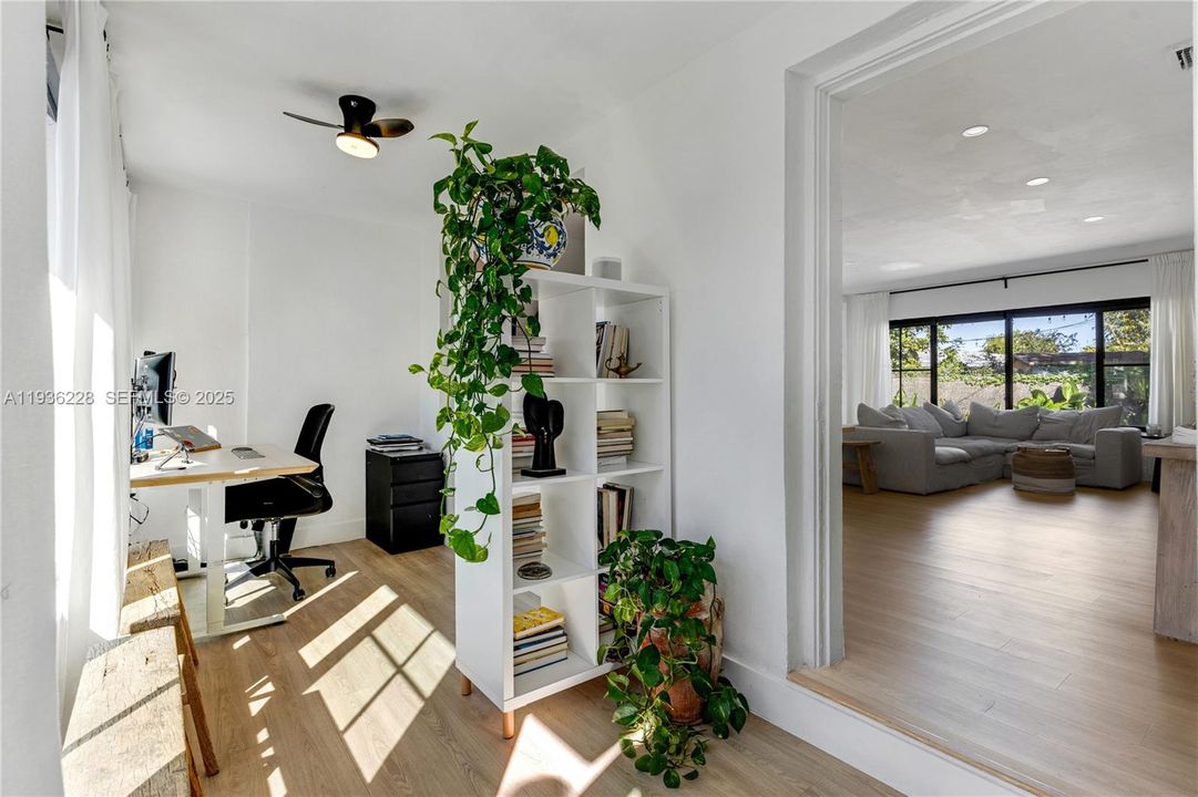 For Sale: $595,000 (3 beds, 2 baths, 1311 Square Feet)