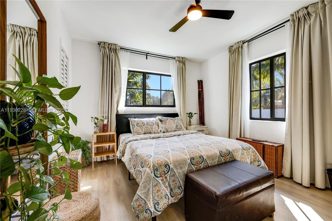 For Sale: $595,000 (3 beds, 2 baths, 1311 Square Feet)