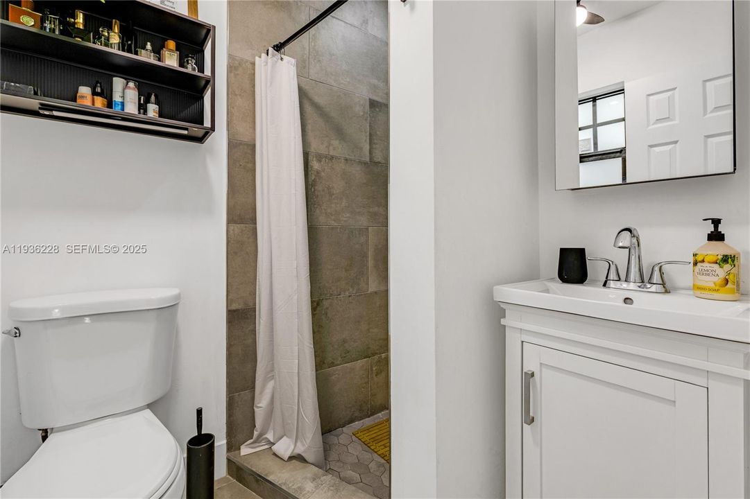 For Sale: $595,000 (3 beds, 2 baths, 1311 Square Feet)