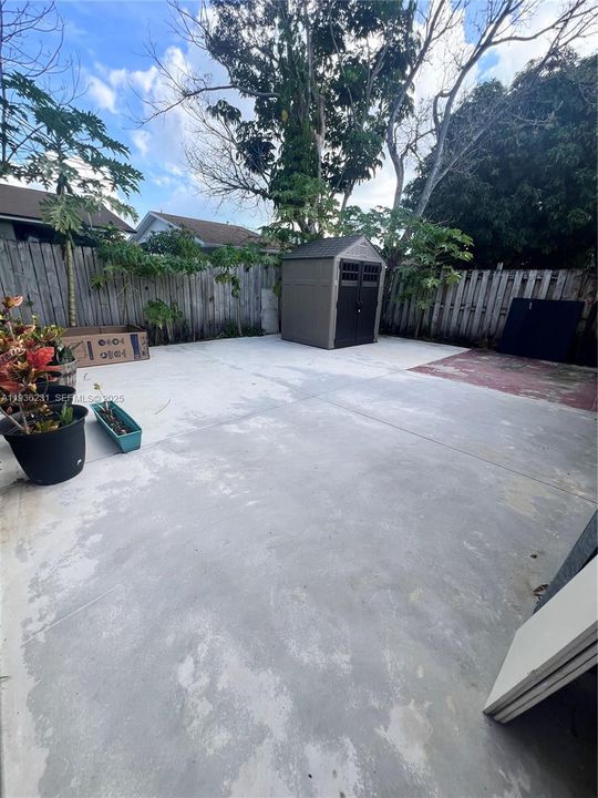 For Rent: $1,900 (1 beds, 1 baths, 1468 Square Feet)