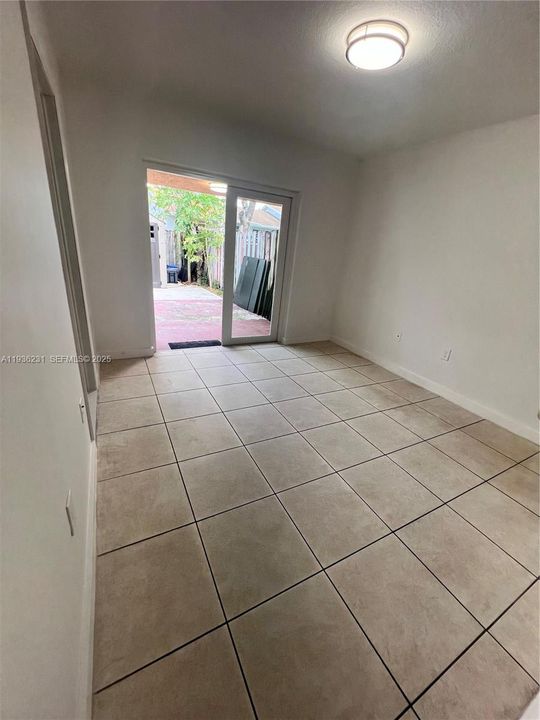 For Rent: $1,900 (1 beds, 1 baths, 1468 Square Feet)