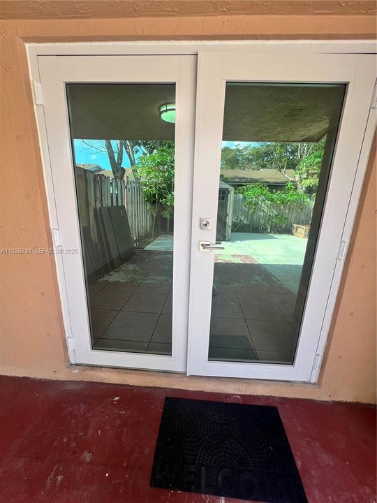 For Rent: $1,900 (1 beds, 1 baths, 1468 Square Feet)