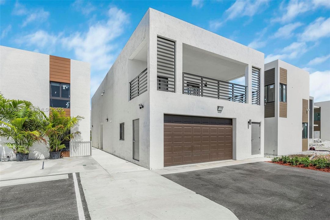 В аренду: $2,200 (1 спален, 1 ванн, 650 Квадратных фут)