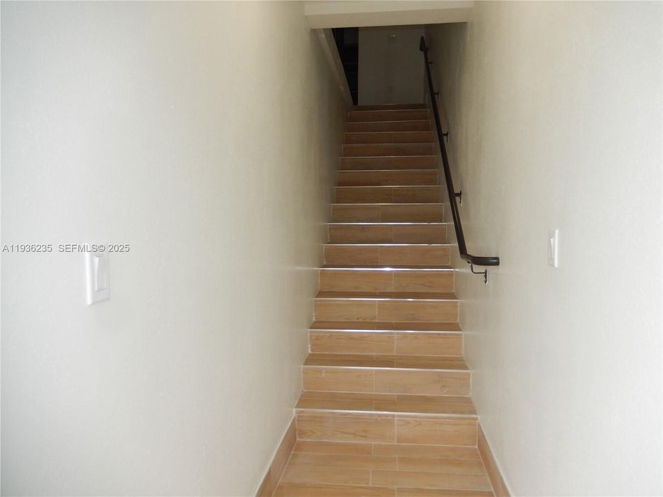 В аренду: $2,200 (1 спален, 1 ванн, 650 Квадратных фут)