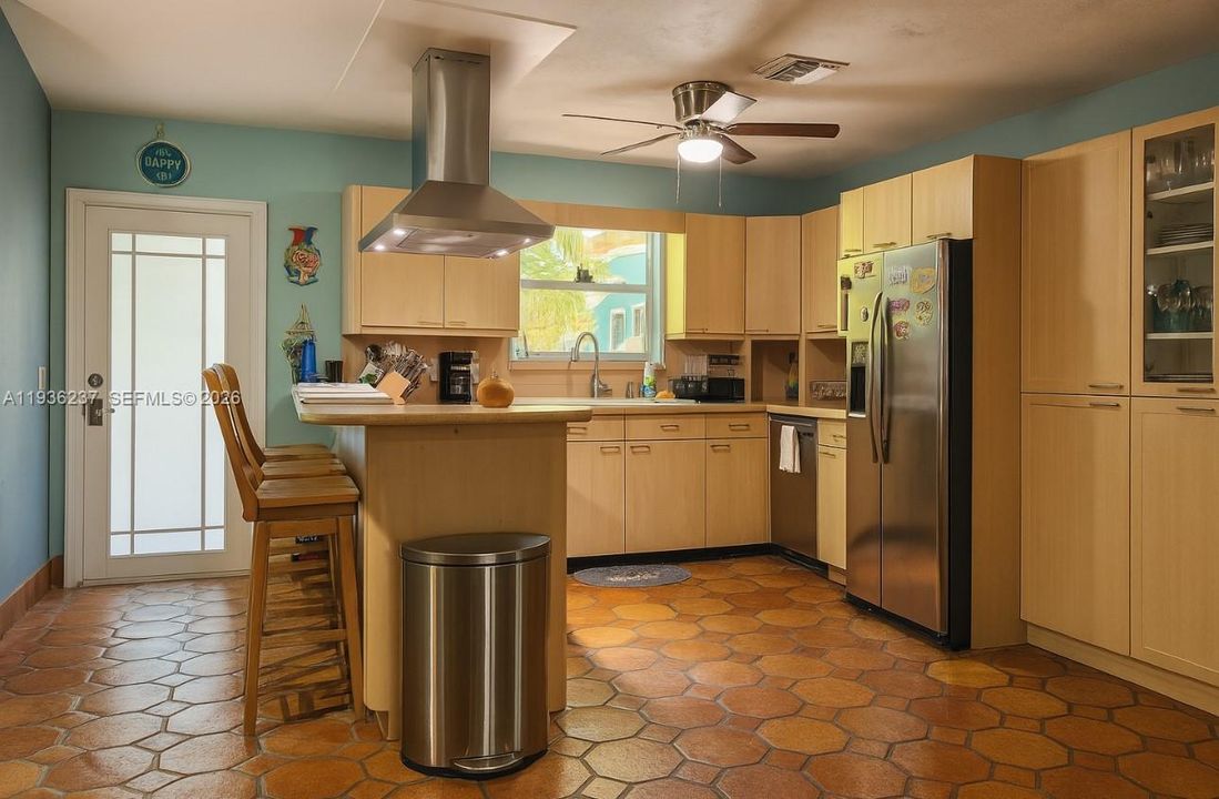 待售: $1,300,000 (3 贝兹, 2 浴室, 1544 平方英尺)