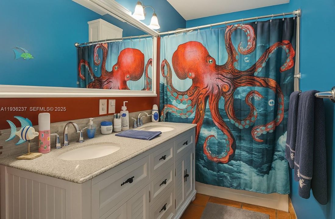 For Sale: $1,300,000 (3 beds, 2 baths, 1544 Square Feet)