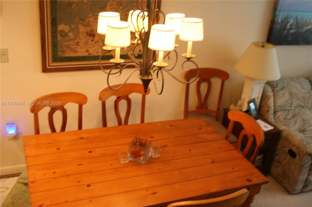 En Venta: $630,000 (2 camas, 2 baños, 1365 Pies cuadrados)