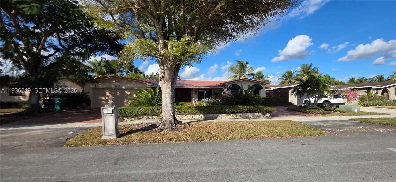 For Sale: $1,199,000 (4 beds, 4 baths, 2484 Square Feet)