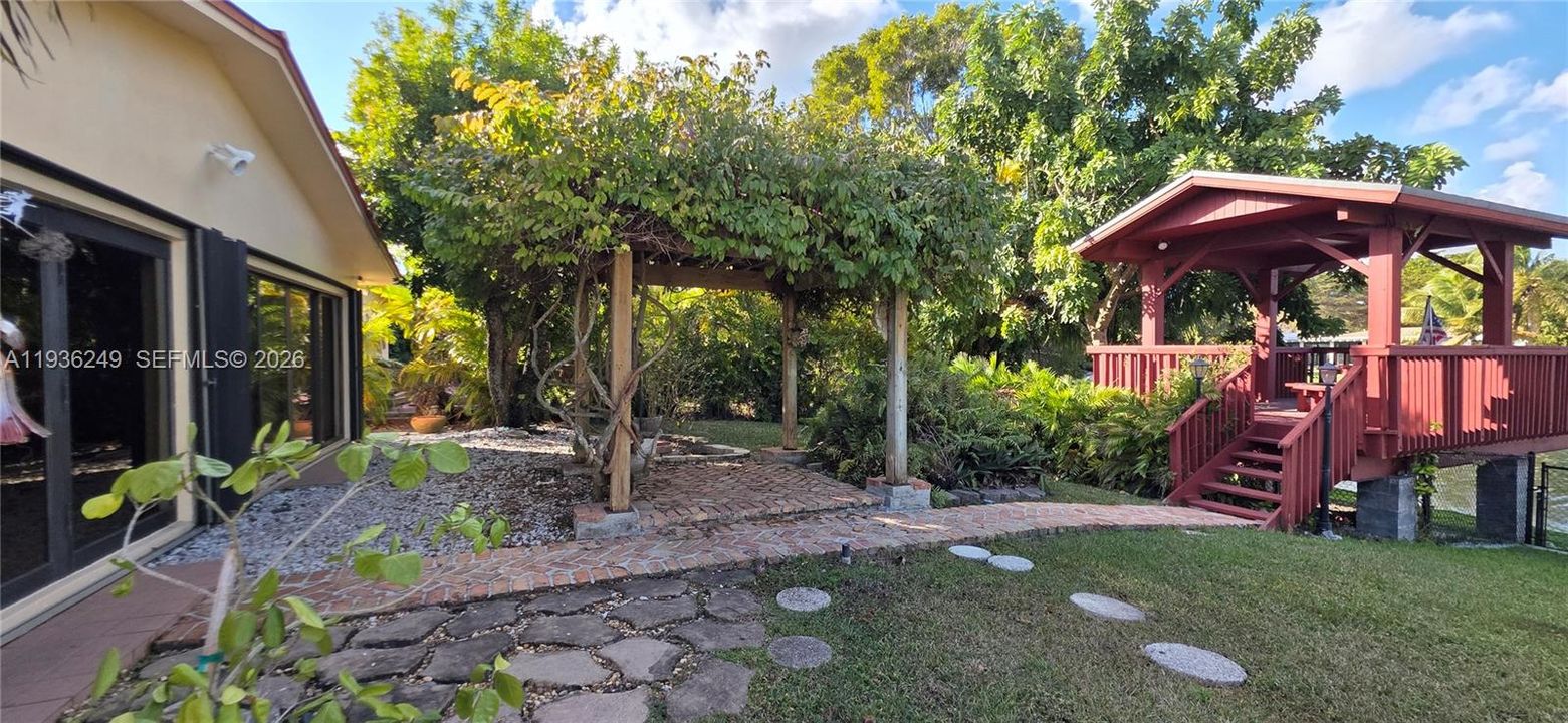 For Sale: $1,199,000 (4 beds, 4 baths, 2484 Square Feet)