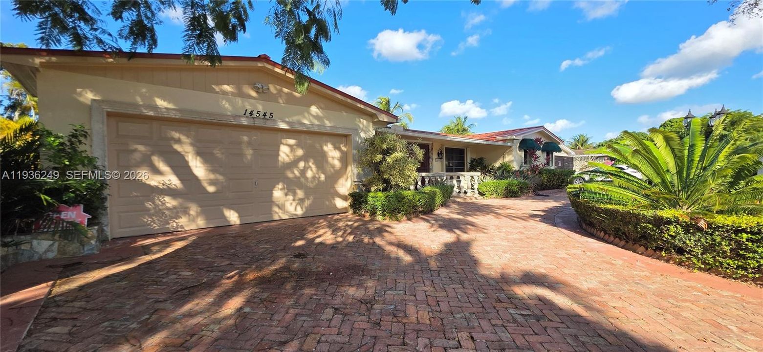 For Sale: $1,199,000 (4 beds, 4 baths, 2484 Square Feet)