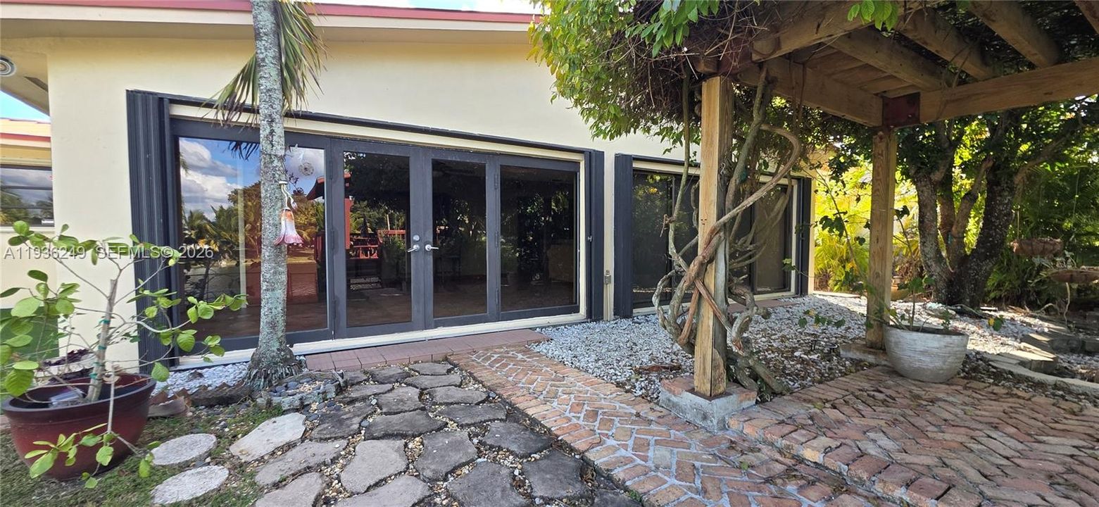 For Sale: $1,199,000 (4 beds, 4 baths, 2484 Square Feet)