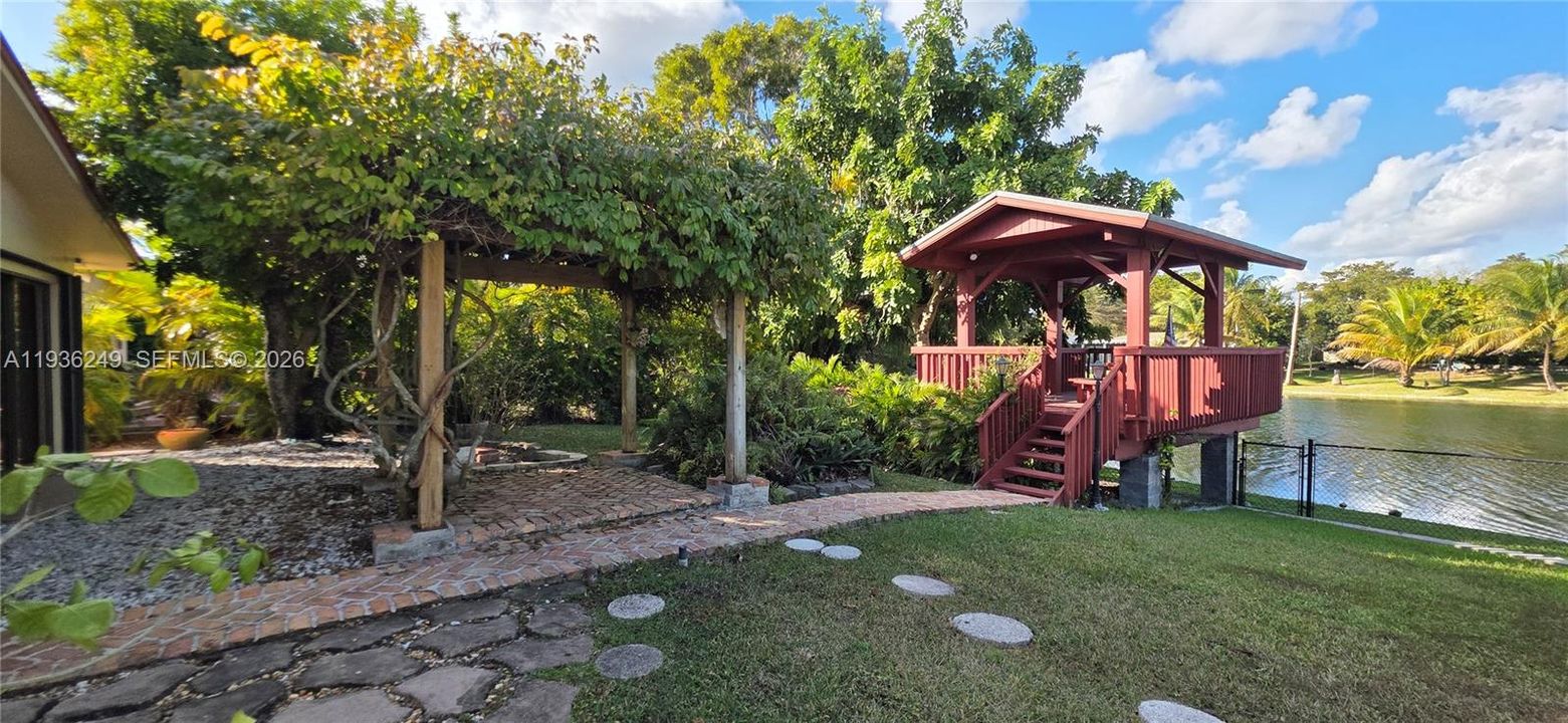 For Sale: $1,199,000 (4 beds, 4 baths, 2484 Square Feet)