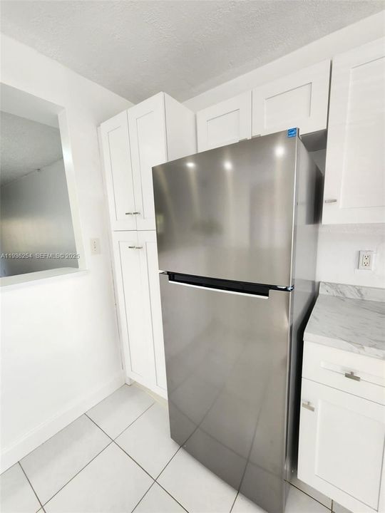 For Rent: $2,100 (2 beds, 2 baths, 960 Square Feet)