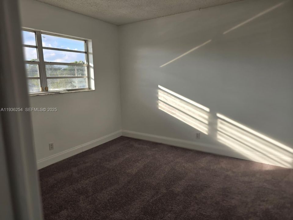 For Rent: $2,100 (2 beds, 2 baths, 960 Square Feet)