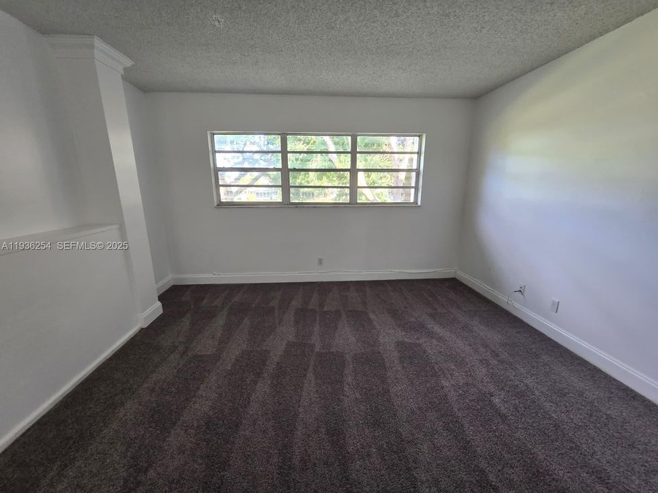 For Rent: $2,100 (2 beds, 2 baths, 960 Square Feet)