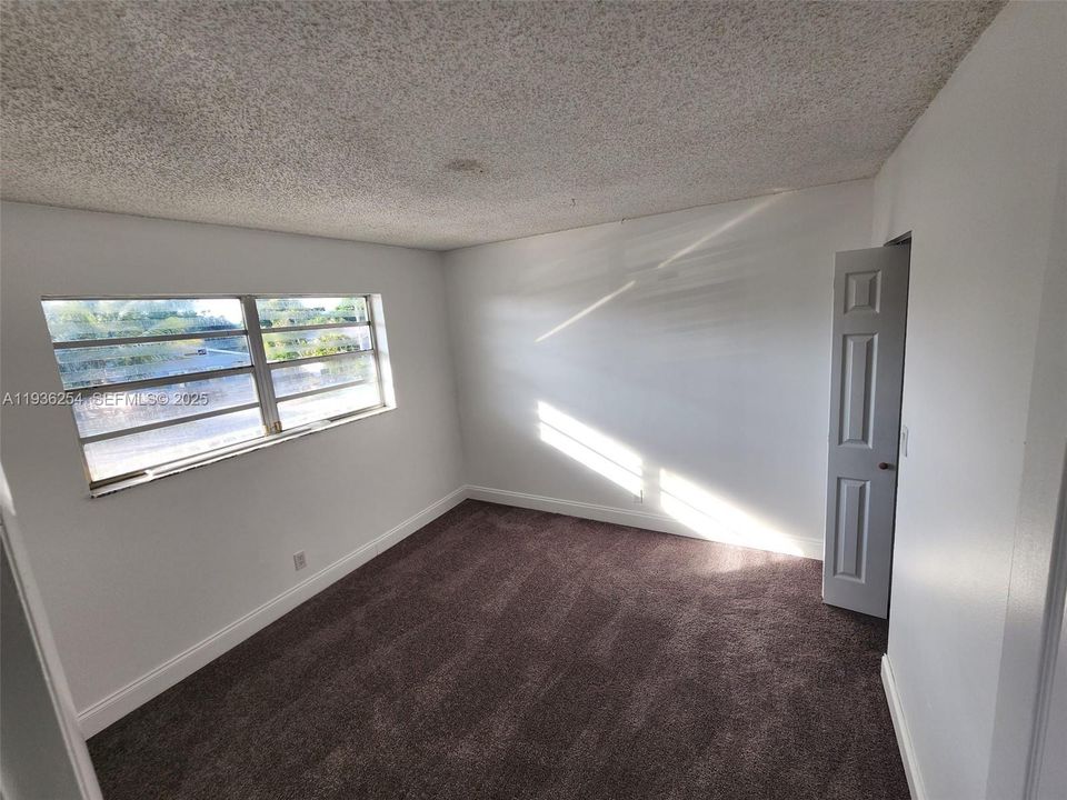 For Rent: $2,100 (2 beds, 2 baths, 960 Square Feet)
