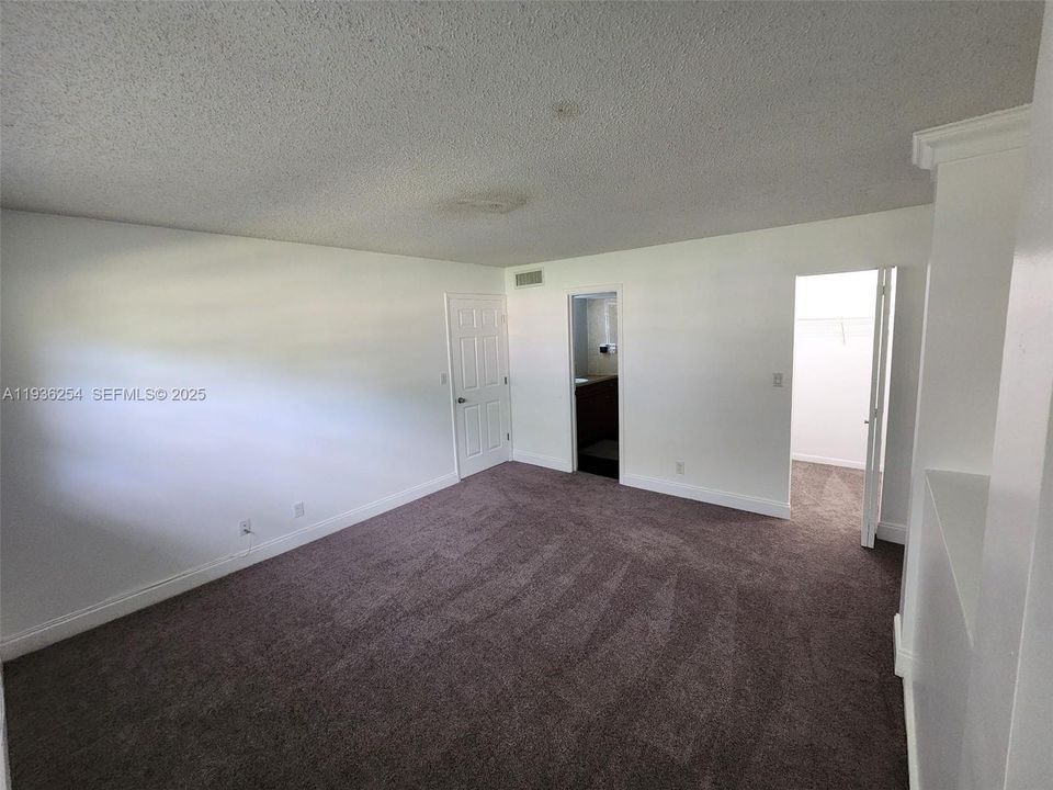 For Rent: $2,100 (2 beds, 2 baths, 960 Square Feet)