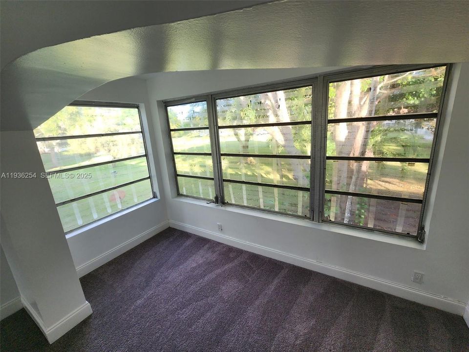 For Rent: $2,100 (2 beds, 2 baths, 960 Square Feet)