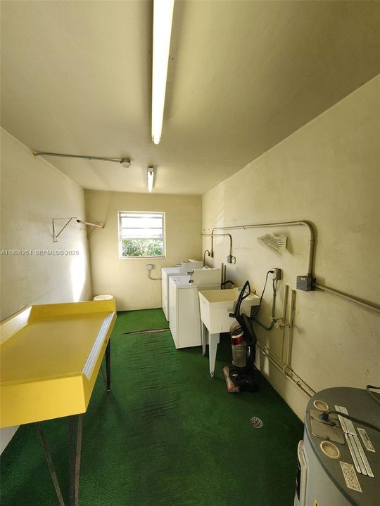 For Rent: $2,100 (2 beds, 2 baths, 960 Square Feet)