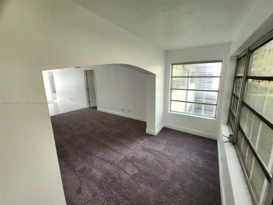 For Rent: $2,100 (2 beds, 2 baths, 960 Square Feet)