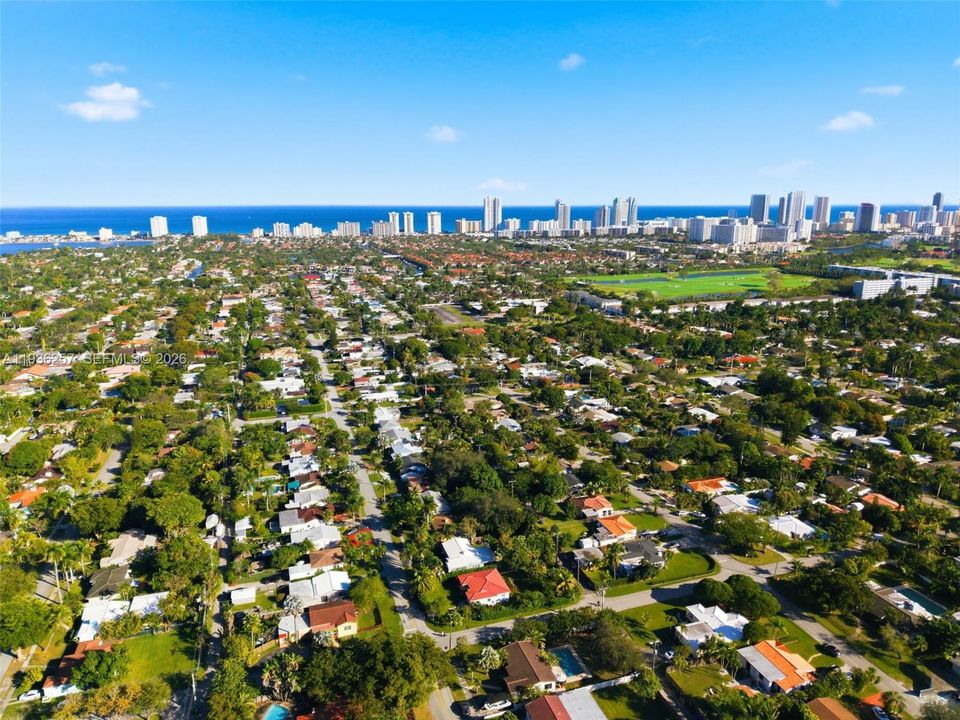 For Sale: $545,000 (2 beds, 1 baths, 1156 Square Feet)