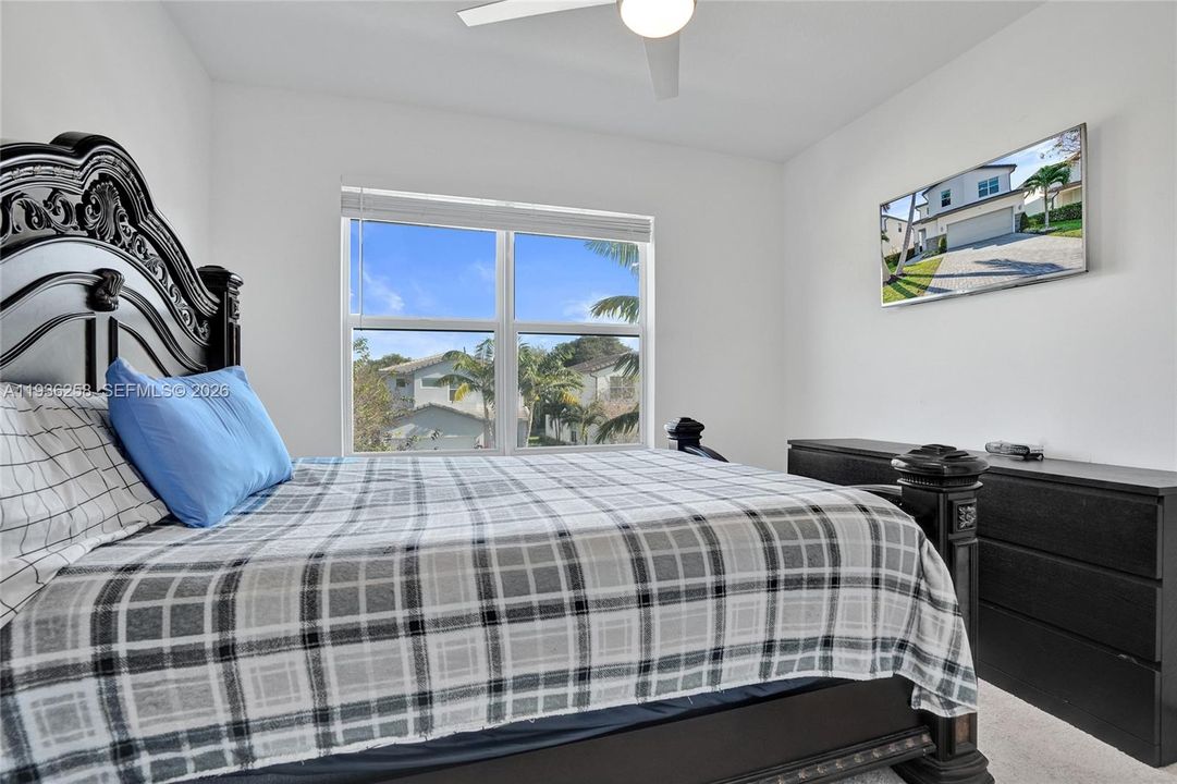 For Sale: $830,000 (5 beds, 3 baths, 2708 Square Feet)