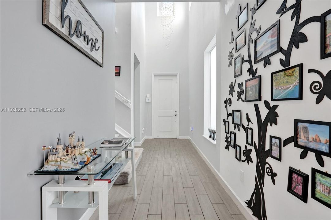 For Sale: $830,000 (5 beds, 3 baths, 2708 Square Feet)